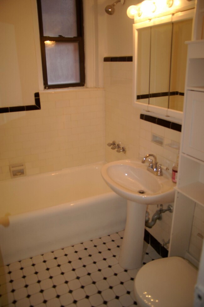Foto del edificio - 673 Locust St