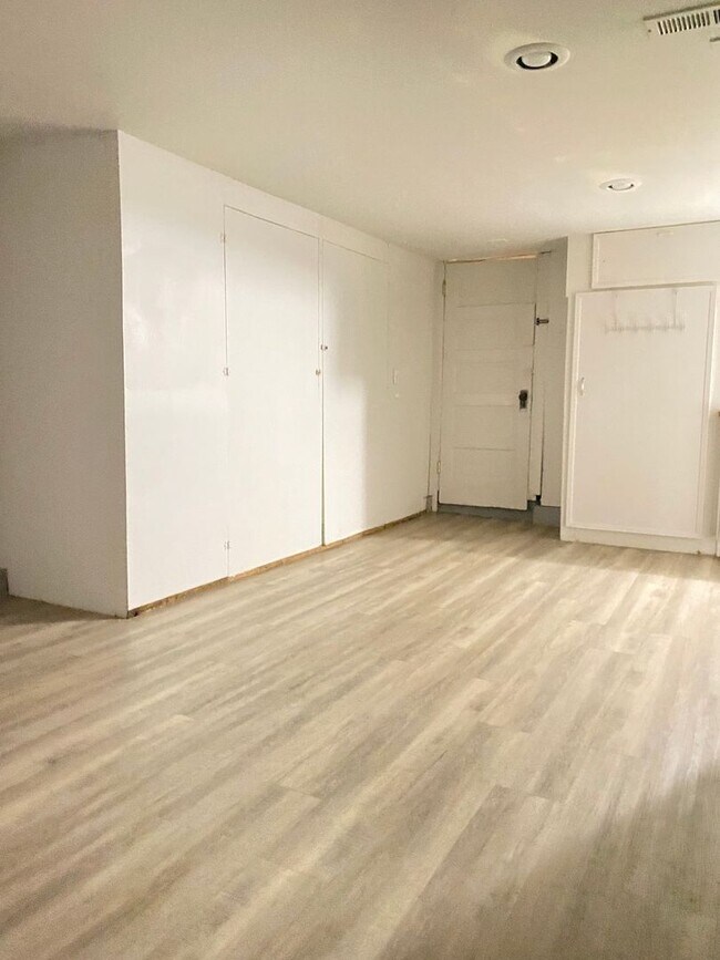 Building Photo - 1407 X Ave