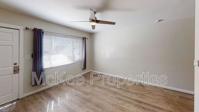 Building Photo - 208 Fir St