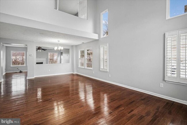 Foto del edificio - 13909 Lord Fairfax Pl