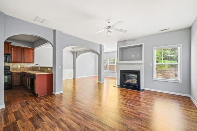 Building Photo - 2892 Cross Creek Dr