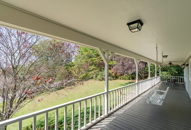 front deck - 7812 Lasata Ct