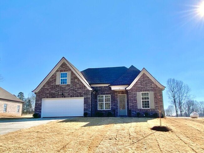 Foto del edificio - Now Leasing a 5-bedroom 3 bath home on Byh...
