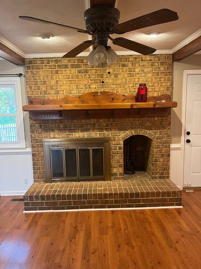 Building Photo - LARAGE RANCH HOME