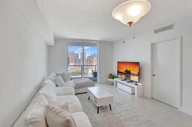 Foto del edificio - 185 SW 7th St