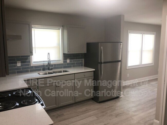 Foto del edificio - 805 Haywood St