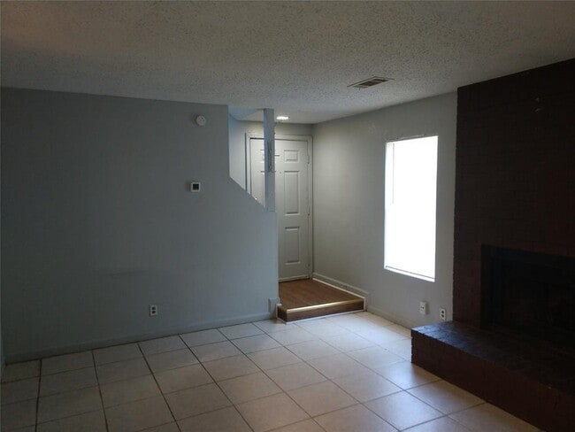 Building Photo - 6105 Conti Ct