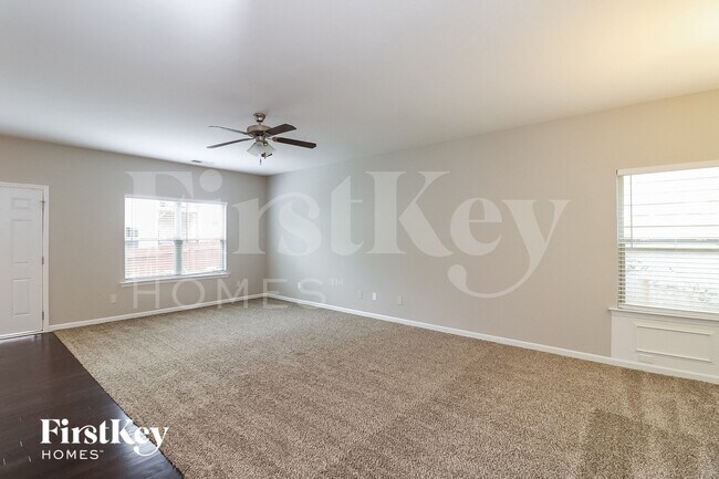 Foto del edificio - 505 Mill Ridge Rd