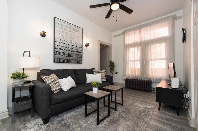 Foto del edificio - 830 Clarkson