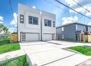 Building Photo - 3619 Bremond St