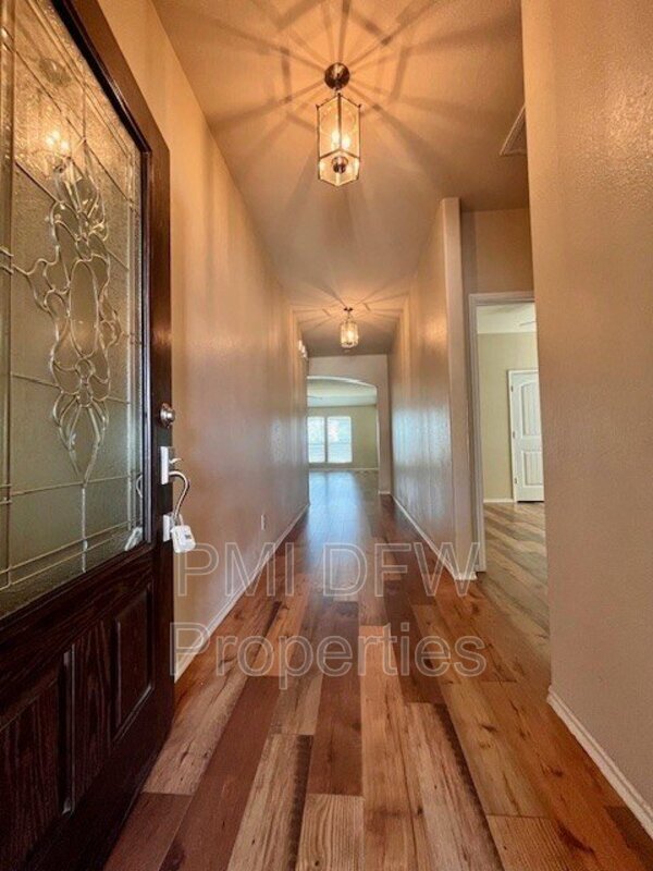 Building Photo - 211 Villanova Dr