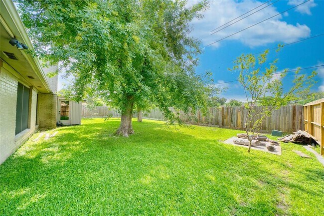 Building Photo - 7903 Portal Dr