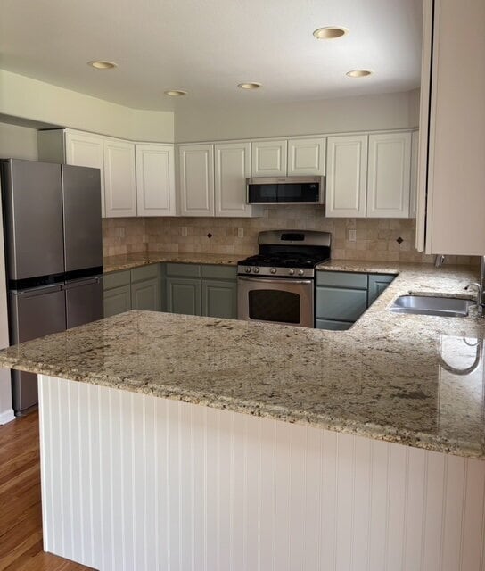 Building Photo - Spacious 6-Bed Oasis with Finished Basemen...