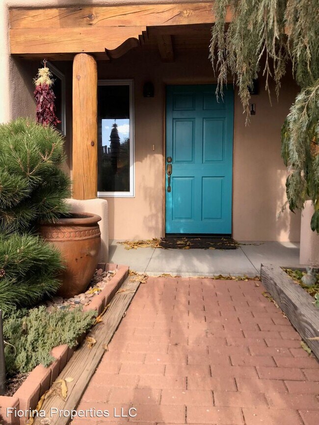 Building Photo - 3 br, 2 bath House - 1 Gaviota Rd.