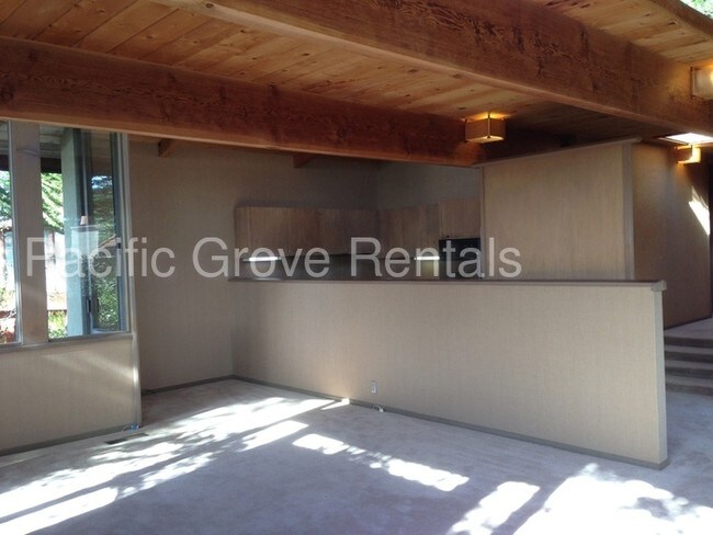 Building Photo - 4142 Sunridge Rd
