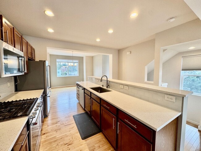 Foto del edificio - Everett Townhouse