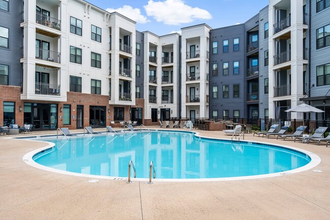 Riverside Apartments | Pool - Riverside