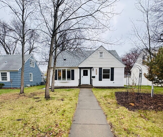 Building Photo - 6012 Logan Ave S