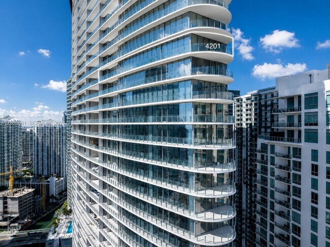 Foto del edificio - 300 Biscayne Blvd Way