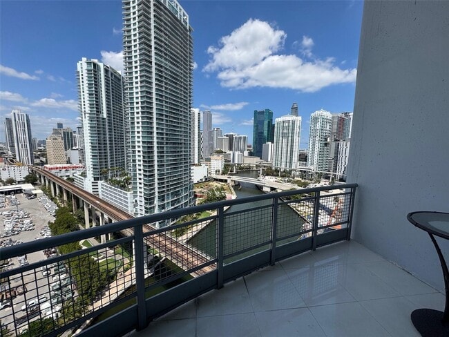 Building Photo - 690 SW 1st Ct