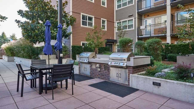 Building Photo - Urbana