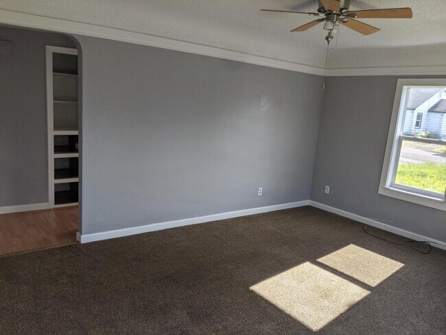 Foto del edificio - 1451 Hiatt ST, Lebanon, OR. 97355