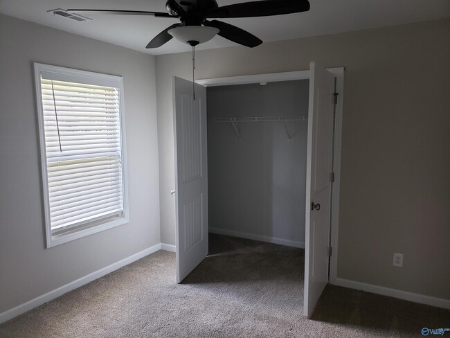 Building Photo - 217 Hydra Cir