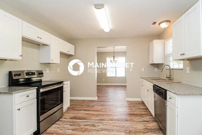 Building Photo - 4 Bedroom Pet-Friendly Home in Winston-Salem, NC with Main Street Renewal