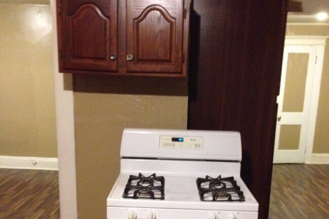 Kitchen - 12 Ellis St