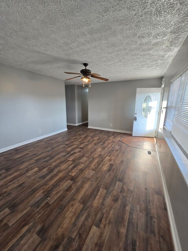 Foto del edificio - Three Bedroom Home located near South Arlington Ave and Stop 11 Rd