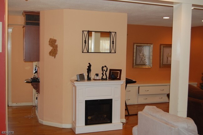 Foto del edificio - 188 Runnymede Pkwy
