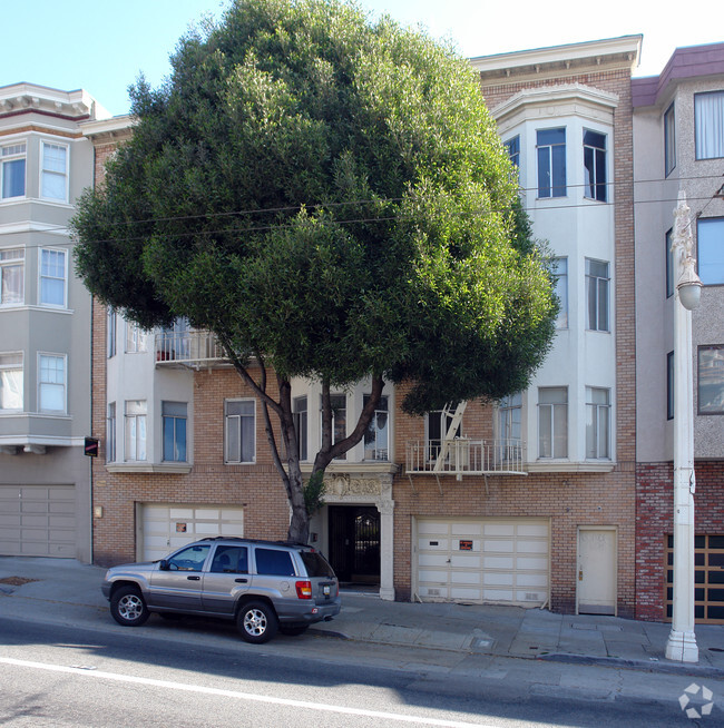 Building Photo - 2656 Van Ness