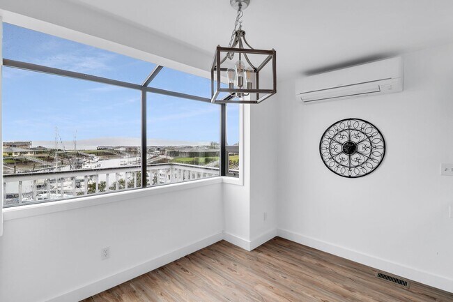 Foto del edificio - 2 Bed 2 Bath - View Home - Mariner Cove - Pet Friendly