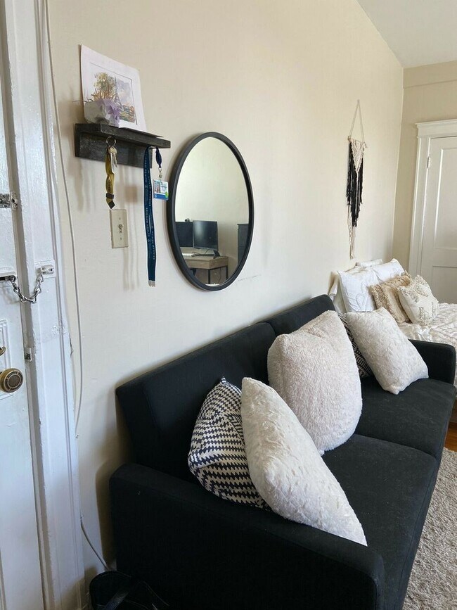 Building Photo - Modern Allston Studio – Heat/Hot Water Inc...