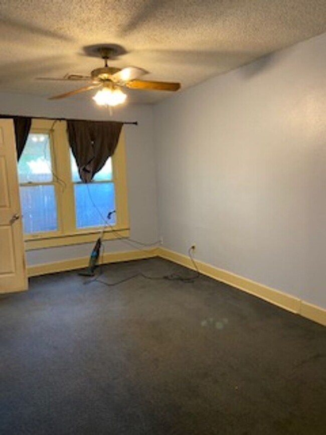 Building Photo - 342 College Drive