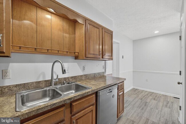 Foto del edificio - 1984 Cidermill Ln