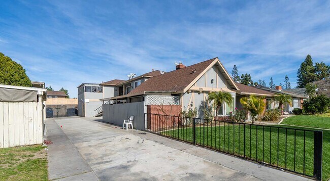 Foto del edificio - 2553 E Park Ln