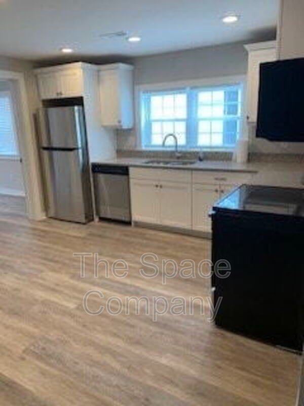 Foto del edificio - 587 Rutledge Ave