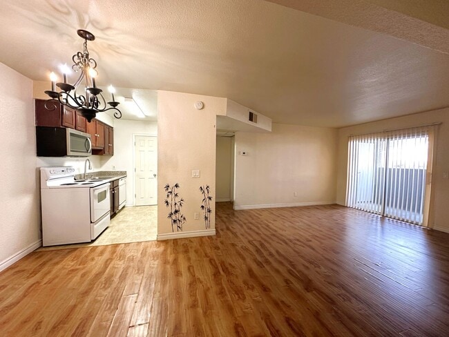 Building Photo - This charming 2-bedroom, 2-bathroom offers...