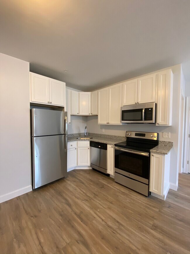 Full kitchen - 37 Water St