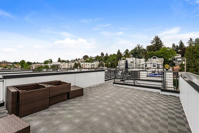 Foto del edificio - 4315B SW Frontenac St