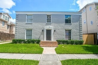 Building Photo - 2718 Wroxton Rd