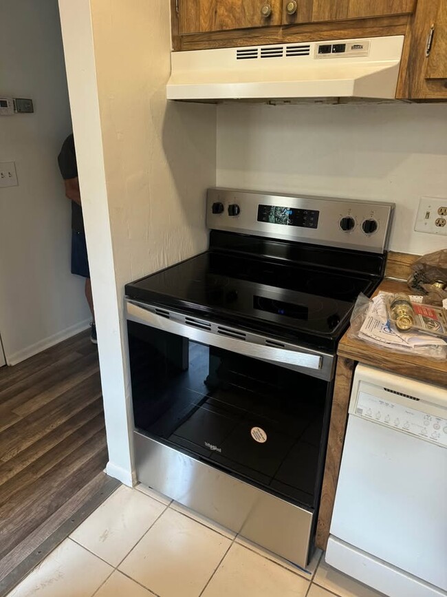 Kitchen (Note dish washer replaced sicne photo taken) - 5160 Las Verdes Cir