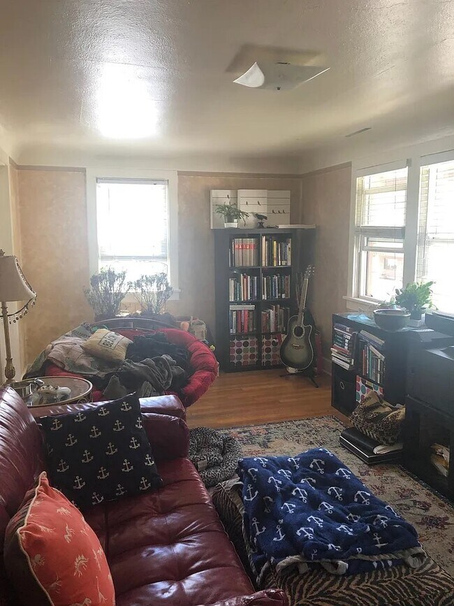 Foto del edificio - 340 S Grand Ave