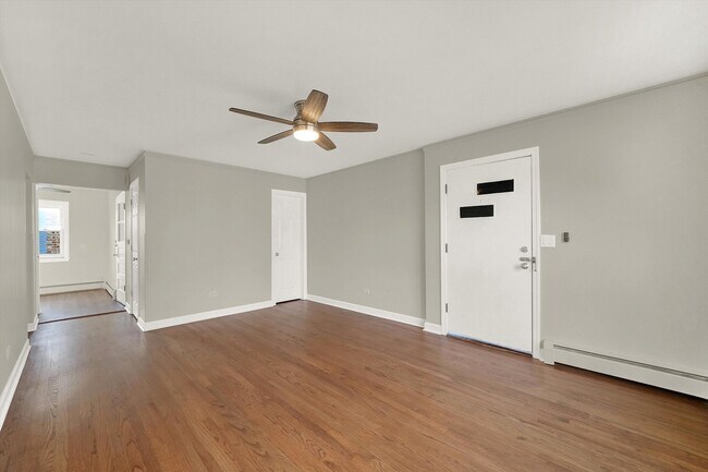 Foto del edificio - 5818 N Elston Ave