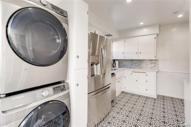 Foto del edificio - 10447 Whipple St