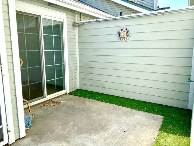 Building Photo - Newly Refurbished Duplex in Downtown Templ...