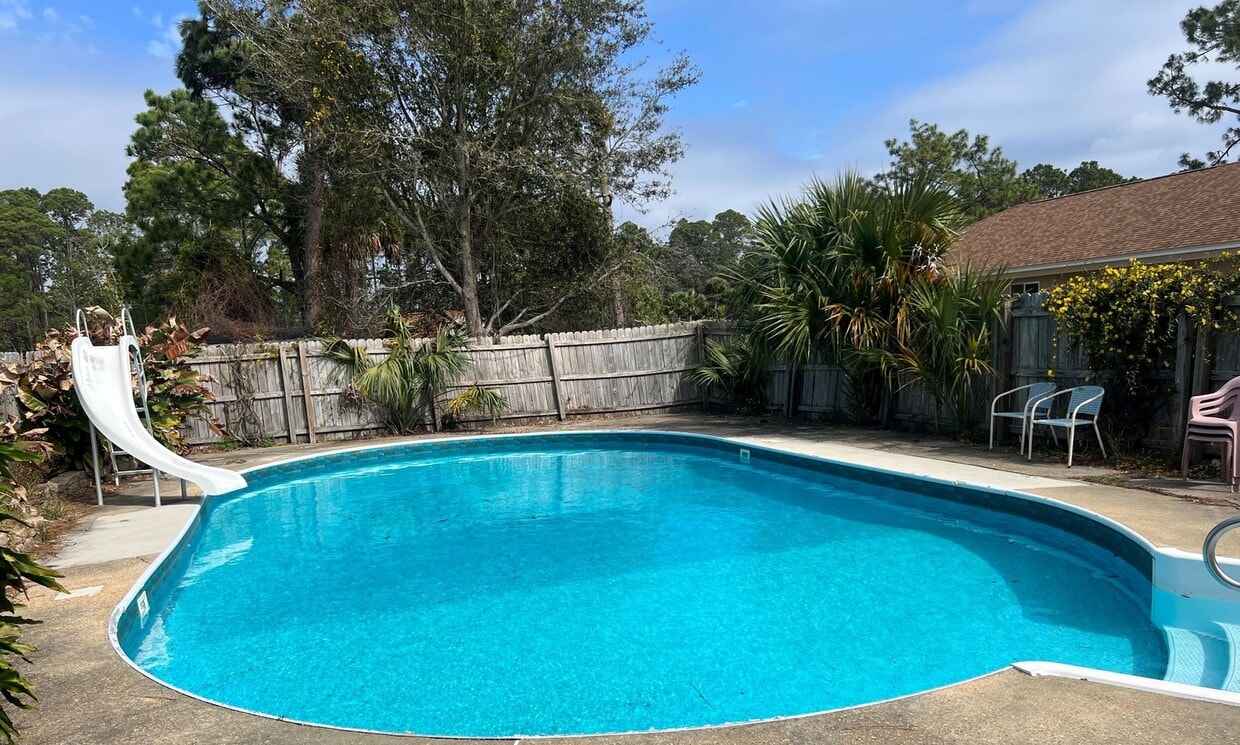 Foto principal - Spectacular 3 bedroom / 2 bath Single Fami...