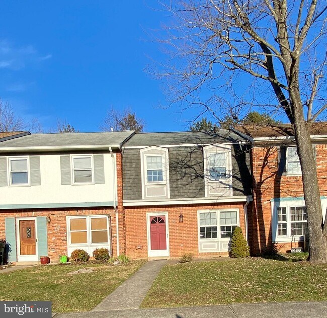 18 Park Pl, Lovettsville, VA 20180 Townhouse for Rent in Lovettsville