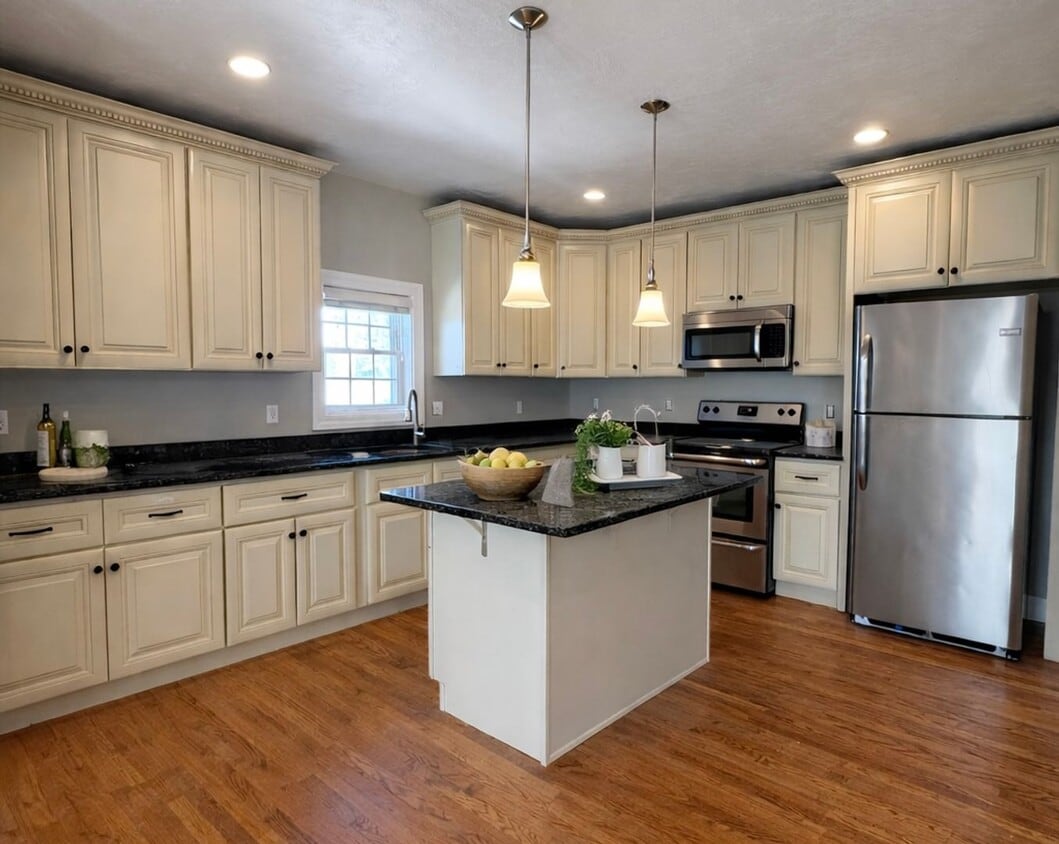 Photo - 283 Lincoln Avenue Saugus, MA 01906